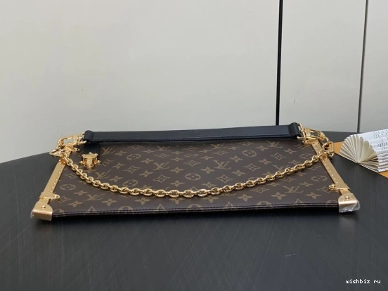 WIS VUITTON Trunk Lucky LOUIS 0923